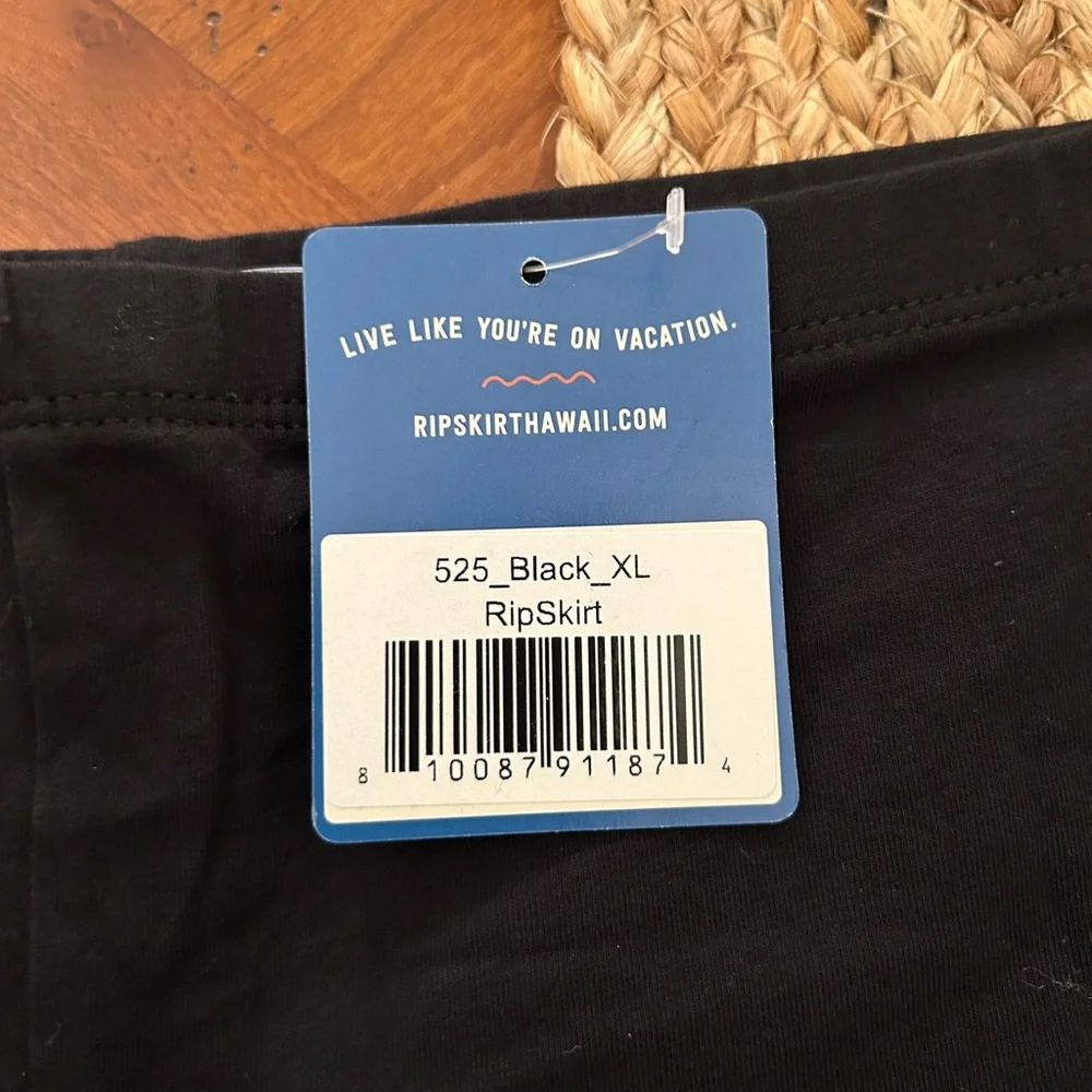 NWT Women's Black Bike Shorts - Picture 2 of 2